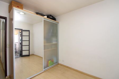 Casa à venda com 2147483650m², 2 quartos e 2 vagas Casa à venda com 2147483650m², 2 quartos e 2 vagasQuarto 2