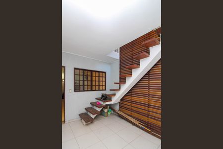 Garagem de casa à venda com 2 quartos, 2147483647m² em Cidade Intercap, Taboão da Serra