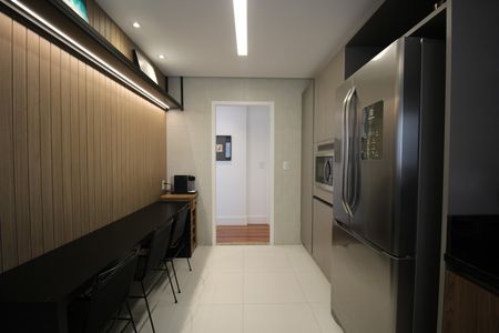 Cozinha de apartamento para alugar com 4 quartos, 170m² em Vila Suzana, São Paulo