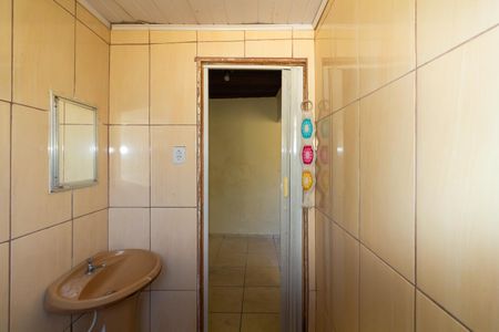 Banheiro de casa para alugar com 1 quarto, 60m² em Vila Margarida, São Paulo