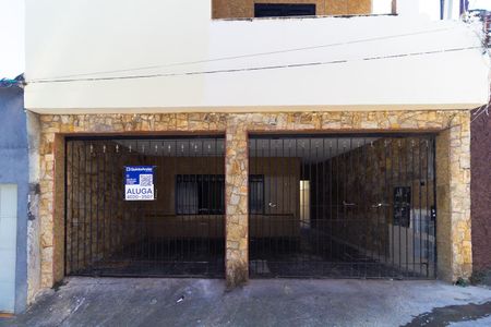 Fachada de casa para alugar com 1 quarto, 60m² em Vila Margarida, São Paulo