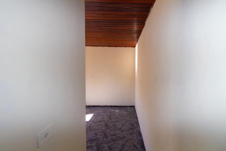 Quarto de casa para alugar com 1 quarto, 60m² em Vila Margarida, São Paulo