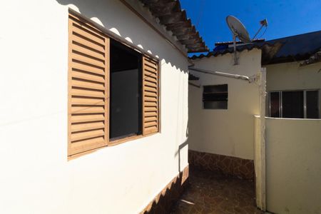 Entrada de casa para alugar com 1 quarto, 60m² em Vila Margarida, São Paulo