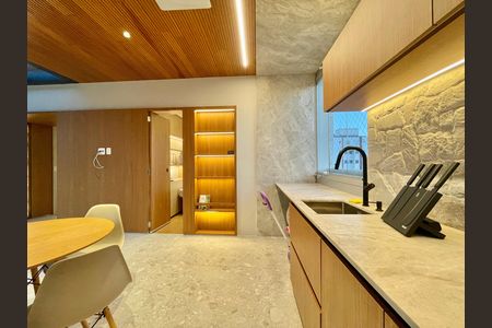 Apartamento para alugar com 3 quartos, 150m² em Carmo, Belo Horizonte