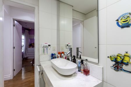 Apartamento à venda com 125m², 3 quartos e 2 vagasBanheiro do Corredor