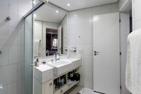 Apartamento à venda com 125m², 3 quartos e 2 vagasQuarto 1 - Banheiro da Suite
