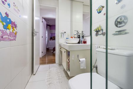 Apartamento à venda com 125m², 3 quartos e 2 vagasBanheiro do Corredor