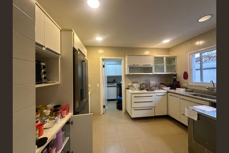 Cozinha de casa de condomínio para alugar com 4 quartos, 500m² em Alphaville Residencial Um, Barueri