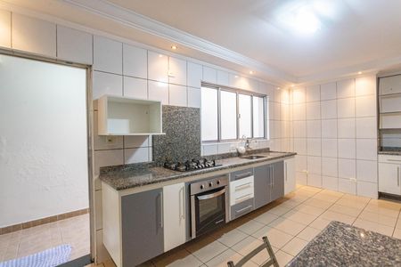 Cozinha  de casa à venda com 4 quartos, 250m² em Vila Nogueira, Diadema