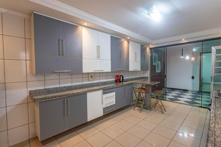 Casa à venda com 250m², 4 quartos e 2 vagas Casa à venda com 250m², 4 quartos e 2 vagasCozinha