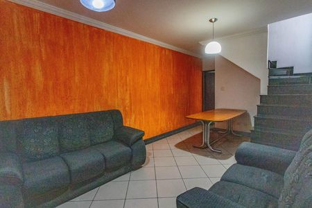 Casa à venda com 250m², 4 quartos e 2 vagas Casa à venda com 250m², 4 quartos e 2 vagasSala