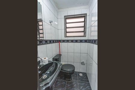 Casa à venda com 250m², 4 quartos e 2 vagas Casa à venda com 250m², 4 quartos e 2 vagasLavabo