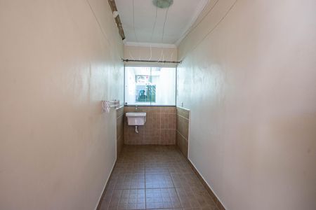 Casa à venda com 250m², 4 quartos e 2 vagas Casa à venda com 250m², 4 quartos e 2 vagasÁrea de serviço