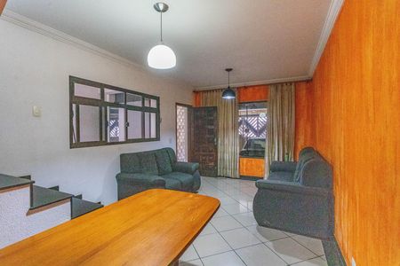 Casa à venda com 4 quartos, 250m² em Vila Nogueira, Diadema