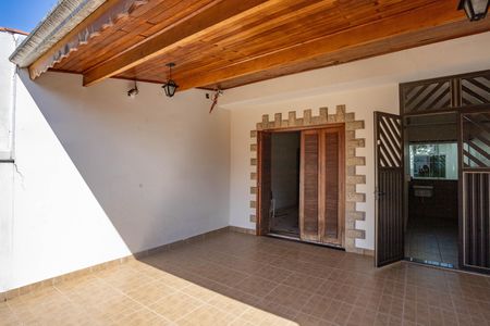 Varanda  de casa à venda com 4 quartos, 250m² em Vila Nogueira, Diadema
