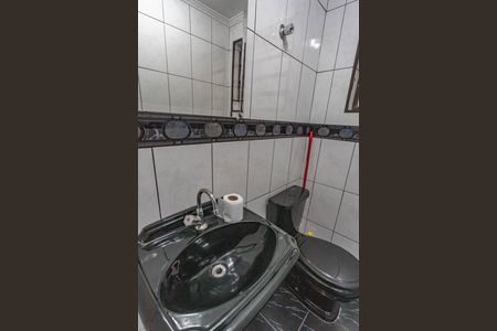 Casa à venda com 250m², 4 quartos e 2 vagas Casa à venda com 250m², 4 quartos e 2 vagasLavabo