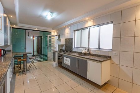Casa à venda com 250m², 4 quartos e 2 vagas Casa à venda com 250m², 4 quartos e 2 vagasCozinha
