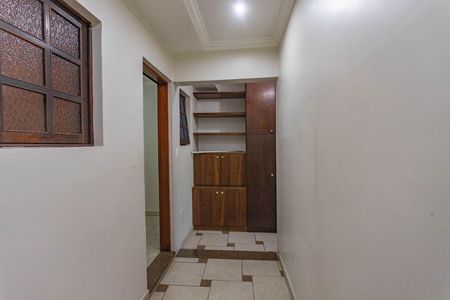 Casa à venda com 250m², 4 quartos e 2 vagas Casa à venda com 250m², 4 quartos e 2 vagasHall dos quartos