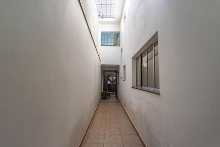 Casa à venda com 250m², 4 quartos e 2 vagas Casa à venda com 250m², 4 quartos e 2 vagasCorredor