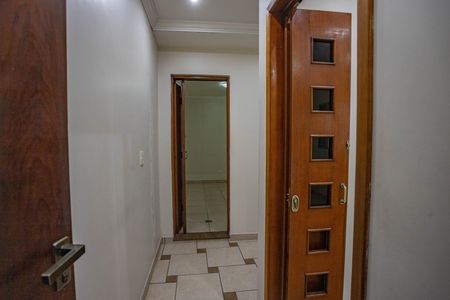 Casa à venda com 250m², 4 quartos e 2 vagas Casa à venda com 250m², 4 quartos e 2 vagasHall dos quartos