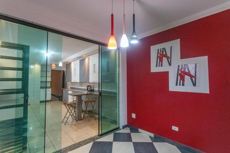 Casa à venda com 250m², 4 quartos e 2 vagas Casa à venda com 250m², 4 quartos e 2 vagasSala de jantar