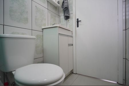 Banheiro de casa à venda com 2 quartos, 74m² em Petrópolis, Novo Hamburgo