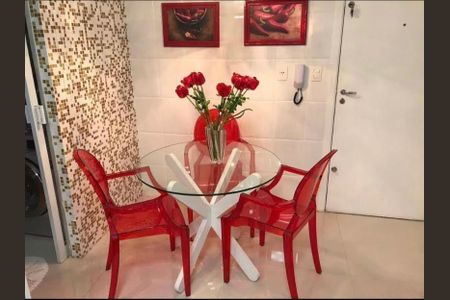 Apartamento à venda com 104m², 3 quartos e 2 vagas Apartamento à venda com 104m², 3 quartos e 2 vagasSala de Jantar
