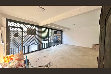 Garagem de casa à venda com 3 quartos, 220m² em Parque Santo Antonio, Guarulhos