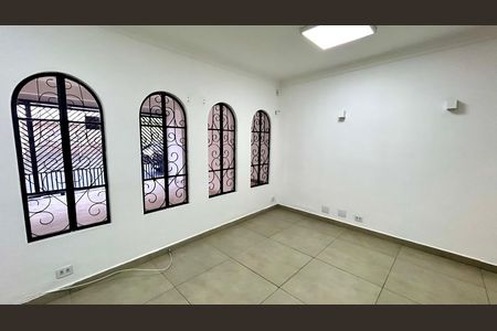 Sala de casa à venda com 3 quartos, 220m² em Parque Santo Antonio, Guarulhos