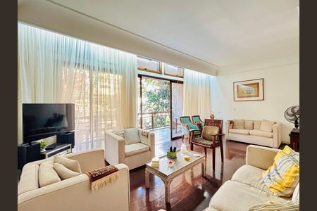 Apartamento à venda com 146m², 3 quartos e 1 vaga
