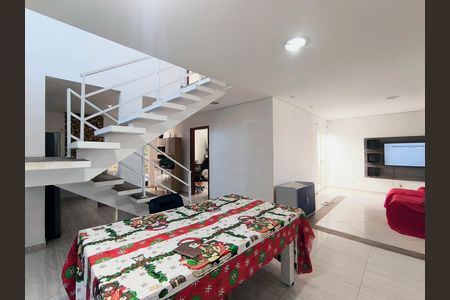 Casa à venda com 250m², 3 quartos e 2 vagas