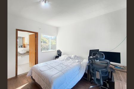 Casa à venda com 250m², 3 quartos e 2 vagas
