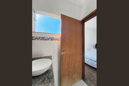 Casa à venda com 250m², 3 quartos e 2 vagas