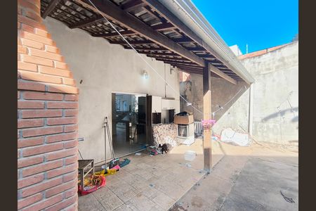 Casa à venda com 250m², 3 quartos e 2 vagas