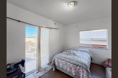Casa à venda com 250m², 3 quartos e 2 vagas