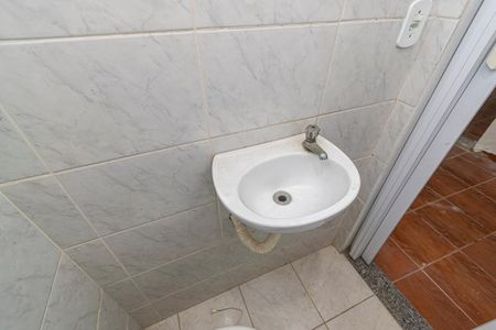 Casa para alugar com 35m², 1 quarto e sem vaga Casa para alugar com 35m², 1 quarto e sem vagaBanheiro Social