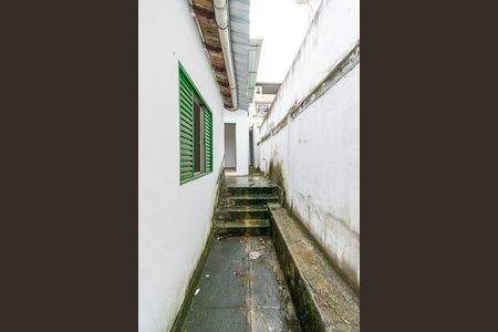 Área comum de acesso de casa para alugar com 1 quarto, 35m² em Vila Kosmos, Rio de Janeiro