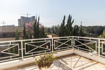 Casa de condomínio à venda com 600m², 4 quartos e 4 vagas Casa de condomínio à venda com 600m², 4 quartos e 4 vagasVaranda