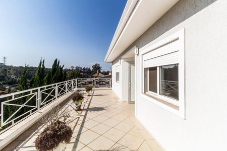 Casa de condomínio à venda com 600m², 4 quartos e 4 vagas Casa de condomínio à venda com 600m², 4 quartos e 4 vagasVaranda