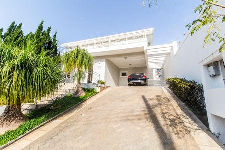 Casa de condomínio à venda com 600m², 4 quartos e 4 vagas Casa de condomínio à venda com 600m², 4 quartos e 4 vagasGaragem