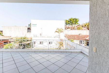 Casa de condomínio à venda com 600m², 4 quartos e 4 vagas Casa de condomínio à venda com 600m², 4 quartos e 4 vagasVaranda