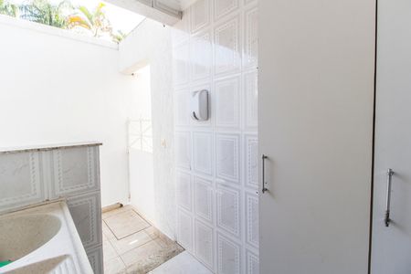 Casa de condomínio à venda com 600m², 4 quartos e 4 vagas Casa de condomínio à venda com 600m², 4 quartos e 4 vagasÁrea de Serviço