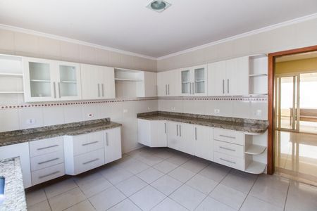 Cozinha de casa de condomínio à venda com 4 quartos, 600m² em Jardim do Golf I, Barueri