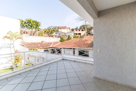 Casa de condomínio à venda com 600m², 4 quartos e 4 vagas Casa de condomínio à venda com 600m², 4 quartos e 4 vagasVaranda