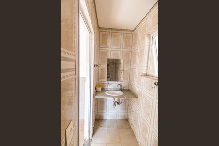 Casa de condomínio à venda com 600m², 4 quartos e 4 vagas Casa de condomínio à venda com 600m², 4 quartos e 4 vagasBanheiro