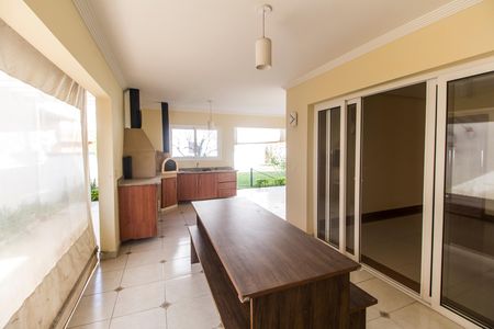Casa de condomínio à venda com 600m², 4 quartos e 4 vagas Casa de condomínio à venda com 600m², 4 quartos e 4 vagasÁrea gourmet
