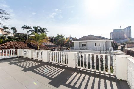 Casa de condomínio à venda com 600m², 4 quartos e 4 vagas Casa de condomínio à venda com 600m², 4 quartos e 4 vagasVaranda