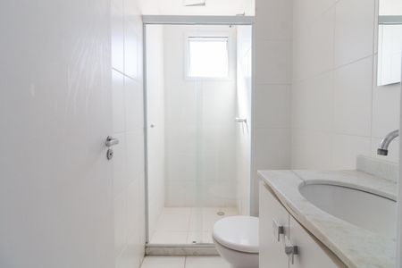 Banheiro de apartamento à venda com 2 quartos, 55m² em Jaguaré, São Paulo