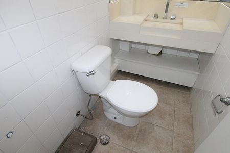 Banheiro 1 de casa para alugar com 1 quarto, 90m² em Jardim Esplanada, São José dos Campos