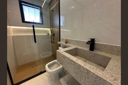 Apartamento à venda com 80m², 3 quartos e 2 vagas Apartamento à venda com 80m², 3 quartos e 2 vagasBanheiro da Suíte